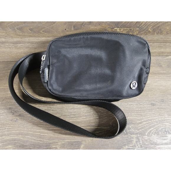 Lululemon Small Black Belt Bag Adjustable Crossbody Fanny Pack - Picture 1 of 5